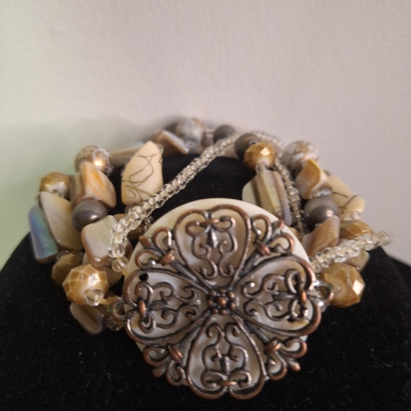 One Quartz Mother of Pearl Watch & One Bracelet W/Abalone & Beads - Picture 6 of 9